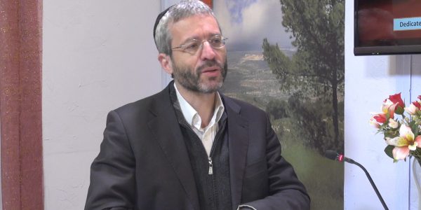 Porque colocaram Moisés na cesta? Parashat Shemot